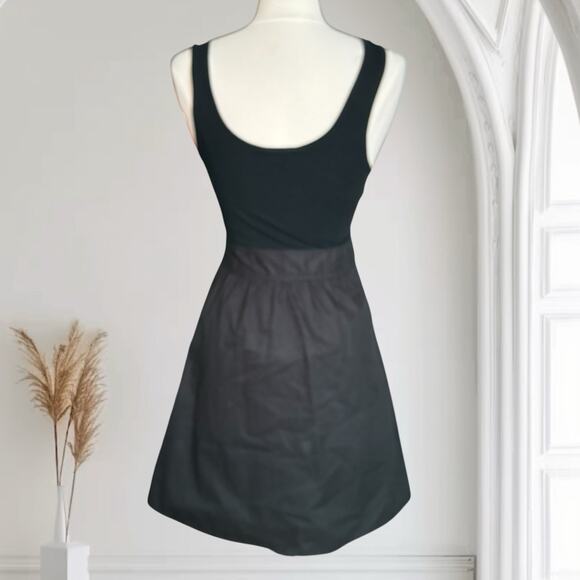 Theory Fit and Flare Sleeveless Tank Dress Black Sz 6 Women’s Pockets Minimalist - Picture 4 of 8